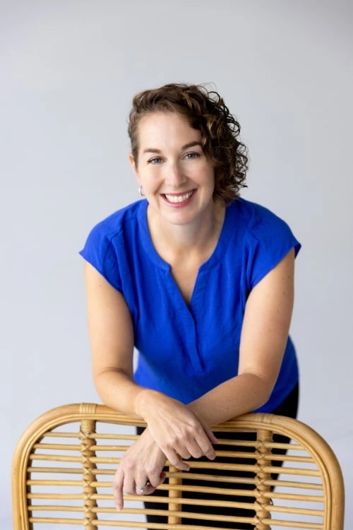 Altitude Psychology Dr. Erin Bio Image